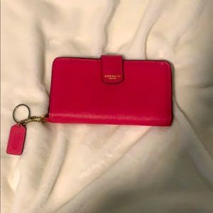 Coach wallet in pink. 💕